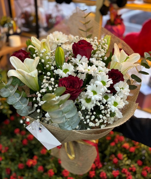 LİLYUM GÜL PAPATYA BUKET