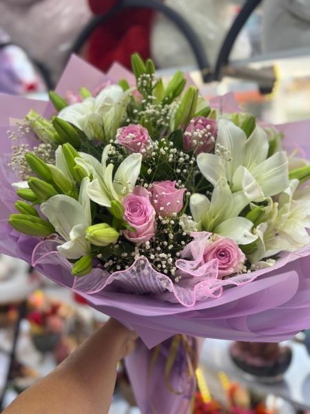 BUKET LİLYUM RENKLİ GÜL